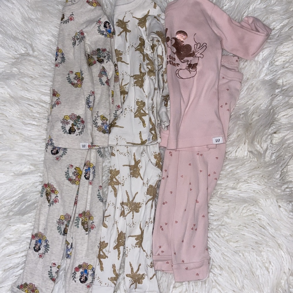 Set of 3 baby gap Disney pajamas, size 18/24 month